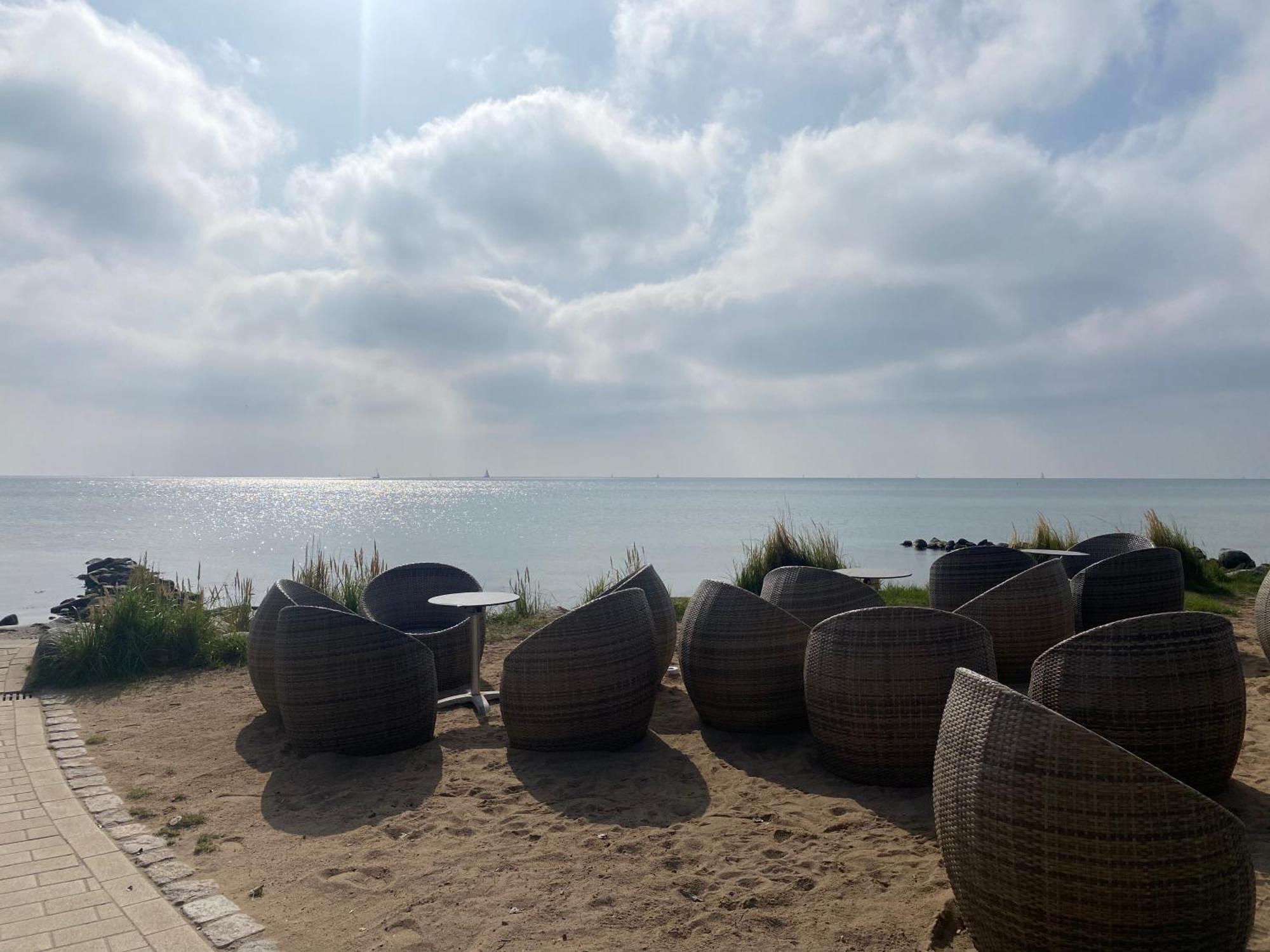 Wohnwagen Auf Dem Wulfenerhals Ca 150m Bis Zum Fehmarn